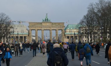 Almanya’da 2035’te Her Dört Kişiden Biri 67 Yaş Üstü Olacak