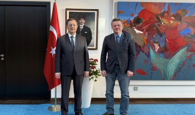 Treffen in der Türkischen Botschaft Berlin: Lage der türkischsprachigen Medien in Deutschland erörtert