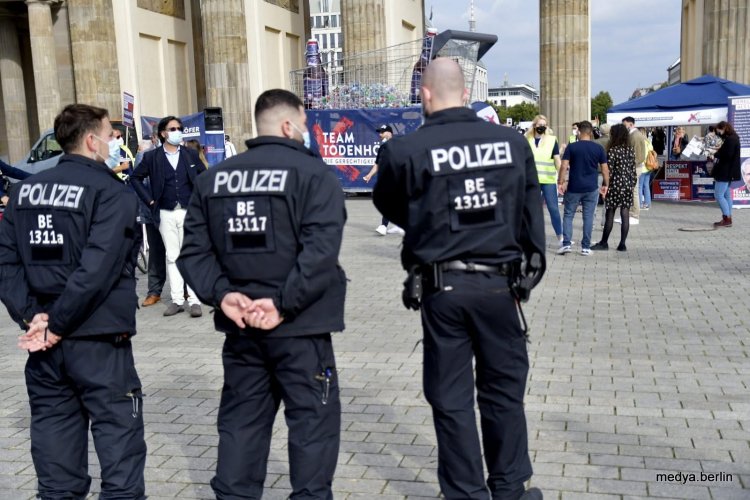 Berlin’de ASOG Reformu Kabul Edildi: Polis Yetkileri Genişliyor, Kamu Güvenliği Güçleniyor