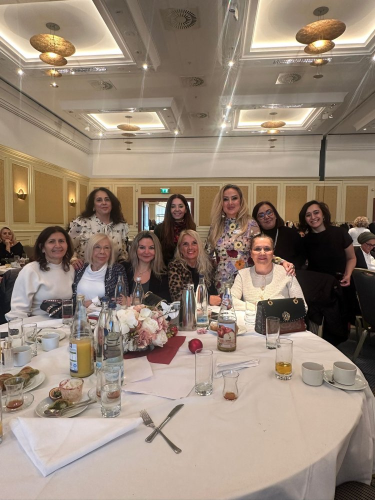 Berlin Güçlü Kadınlar Dayanışması Kahvaltı Etkinliğinde Bir Araya Geldi