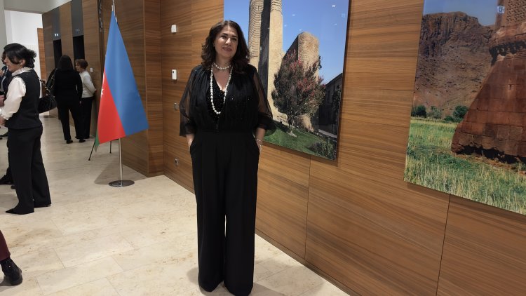 Berlin’de Dünya Azerbaycanlılarının Həmrəyliyi Günü ve Yeni Yıl Resepsiyonu