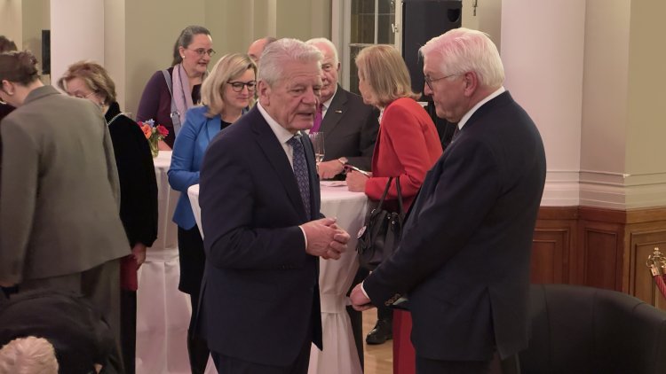 Steinmeier: Demokrasi güven ister