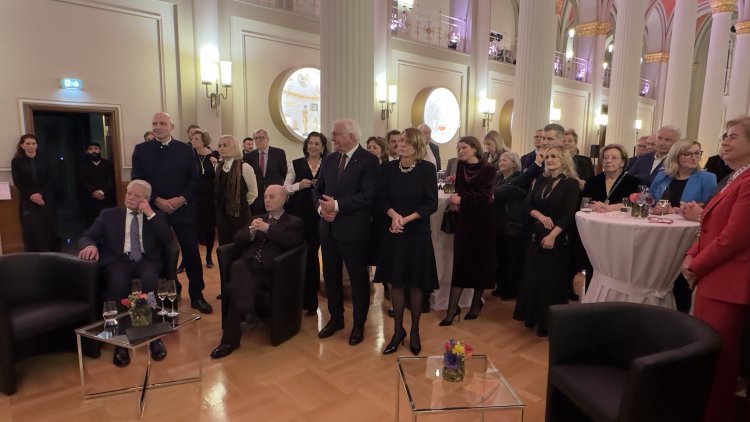 Steinmeier: Demokrasi güven ister