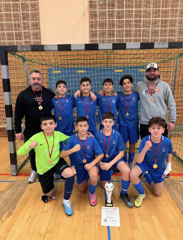 Aziz Nesin İlkokulu Kreuzberg/Friedrichshain Semt Şampiyonu Oldu