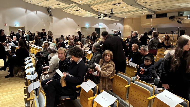 Üç yıl sonra Berlin’de deprem hafızası: Gürcan Öztürk’ün objektifinden bir felaketin izleri