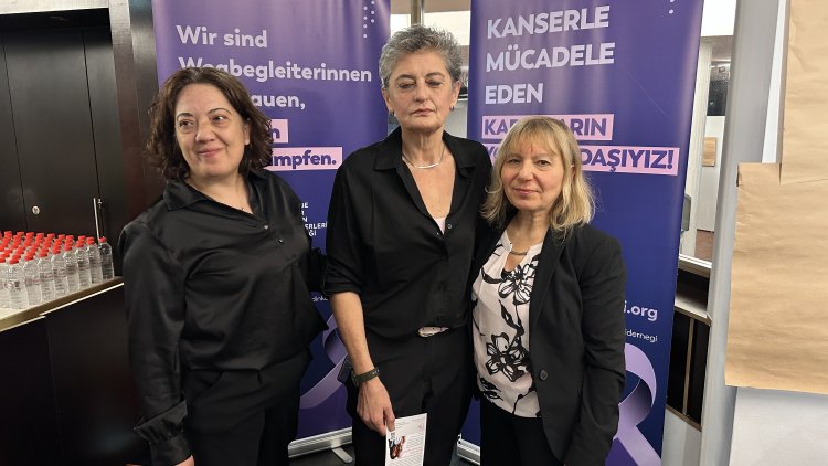 Üç yıl sonra Berlin’de deprem hafızası: Gürcan Öztürk’ün objektifinden bir felaketin izleri