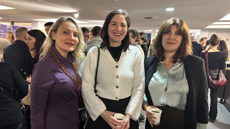 Üç yıl sonra Berlin’de deprem hafızası: Gürcan Öztürk’ün objektifinden bir felaketin izleri