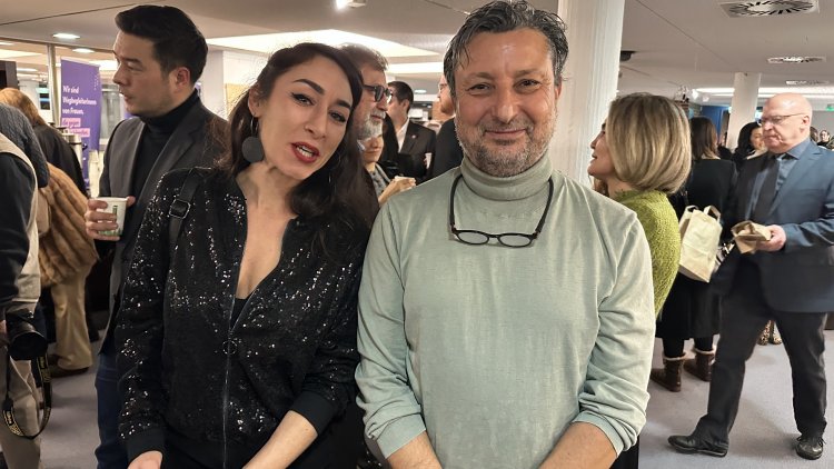 Üç yıl sonra Berlin’de deprem hafızası: Gürcan Öztürk’ün objektifinden bir felaketin izleri