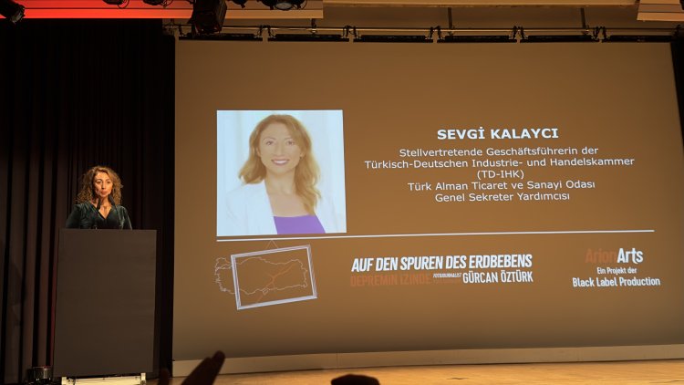 Üç yıl sonra Berlin’de deprem hafızası: Gürcan Öztürk’ün objektifinden bir felaketin izleri