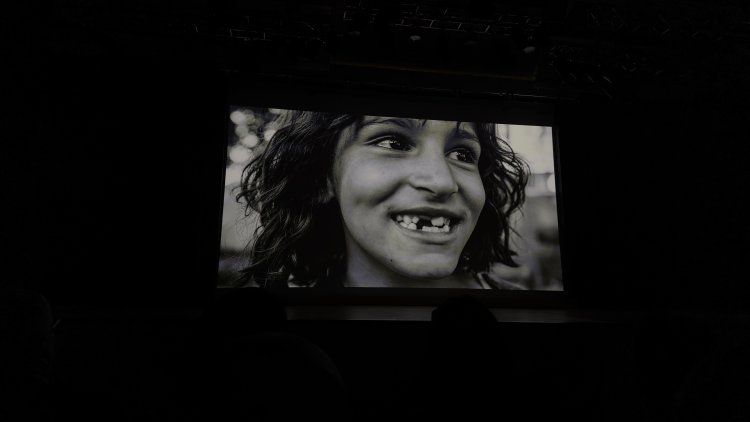 Üç yıl sonra Berlin’de deprem hafızası: Gürcan Öztürk’ün objektifinden bir felaketin izleri