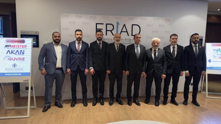 Berlin’de Ramazan buluşması: Büyükelçi Gökhan Turan ve ERİAD Başkanı Ali Uzun’dan birlik ve dayanışma mesajı