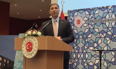 Berlin Büyükelçiliği’nde birlik ve beraberliği sergileyen iftar sofrası: 65 yıllık bir destanın resmi