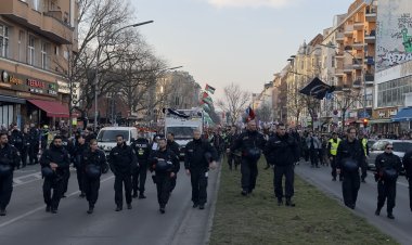 Berlin’de 8 Mart yürüyüşleri: Kottbusser Tor’dan Hermannplatz’a 6.500 kişi yürüdü