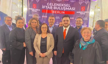 Berlin’de iftar buluşması: Hüseyin Baş ve siyasi temsilciler aynı karede