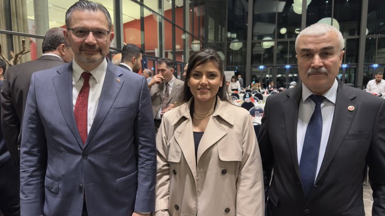 Berlin Büyükelçiliği’nde birlik ve beraberliği sergileyen iftar sofrası: 65 yıllık bir destanın resmi