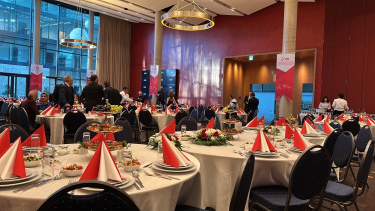 Berlin Büyükelçiliği’nde birlik ve beraberliği sergileyen iftar sofrası: 65 yıllık bir destanın resmi