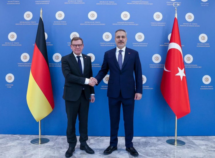 Türkei und Deutschland betonen strategischen Dialog bei Pressekonferenz in Ankara