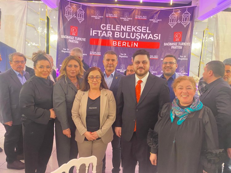 Berlin’de iftar buluşması: Hüseyin Baş ve siyasi temsilciler aynı karede