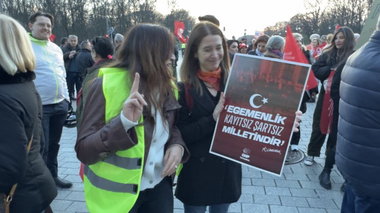 Berlin’de İmamoğlu için demokrasi ve adalet mitingi: 19 Mart’ta Brandenburg Kapısı’nda buluşma
