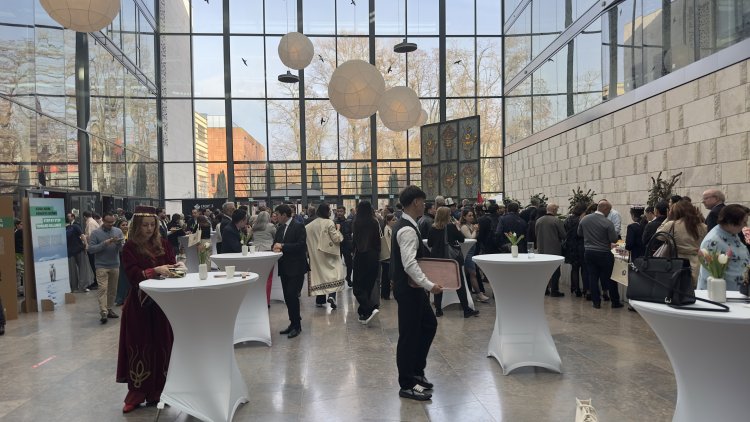 Michael Müller: „Demokratische Kräfte müssen gestärkt werden“