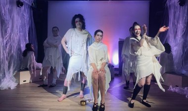 Berlin’de sahnede kadınların sesi: Divan E.V. tiyatro grubundan “Biz de varız” mesajı