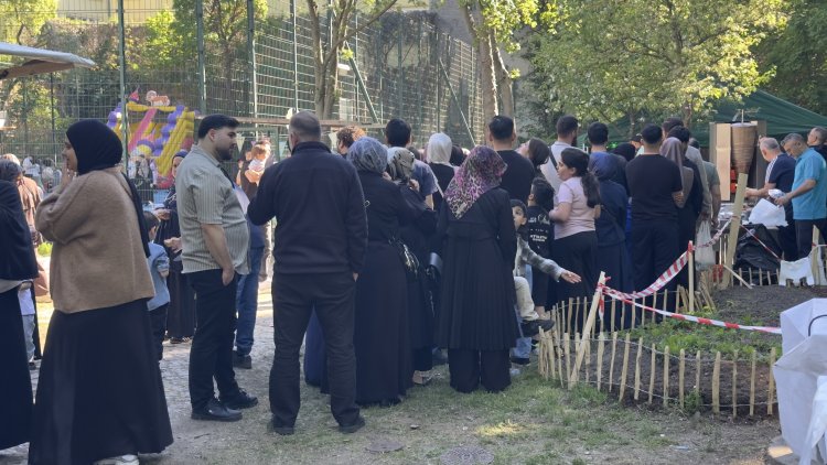 Berlin’de 1 Mayıs coşkusu: Vahdet Kültür Cemiyeti’nden binlerce kişilik aile şenliği
