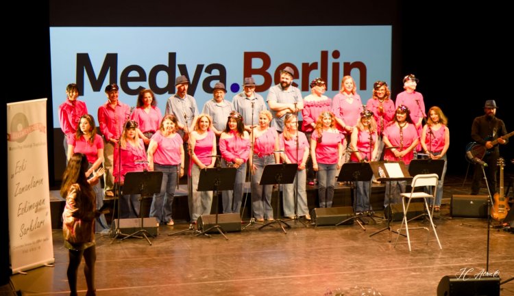 Eskimeyenler’den Berlin Türk toplumuna nostalji gecesi
