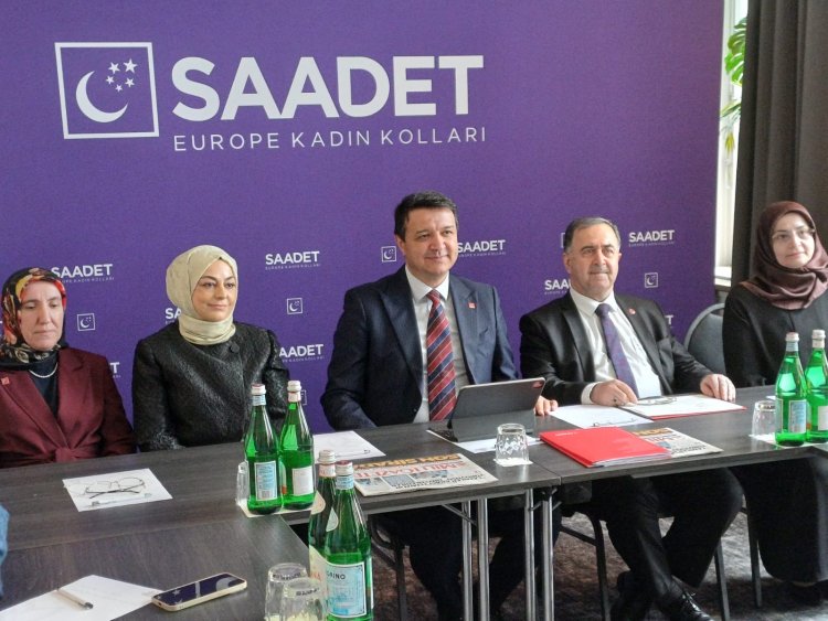 Saadet Avrupa Kadın Kolları Mannheim’da başarılı kadınları ödüllendirdi