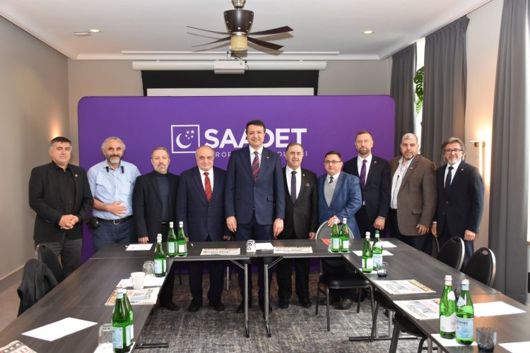 Saadet Avrupa Kadın Kolları Mannheim’da başarılı kadınları ödüllendirdi