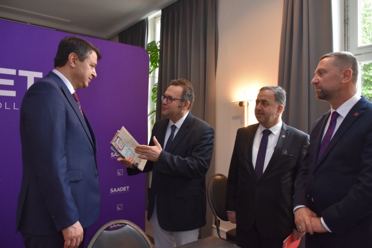Saadet Avrupa Kadın Kolları Mannheim’da başarılı kadınları ödüllendirdi