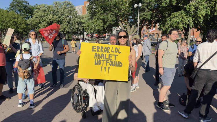 Berlin’de “Mutlak Butlana Karşı Demokrasi Yürüyüşü”
