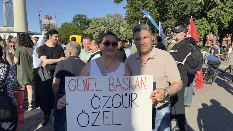 Berlin’de “Mutlak Butlana Karşı Demokrasi Yürüyüşü”