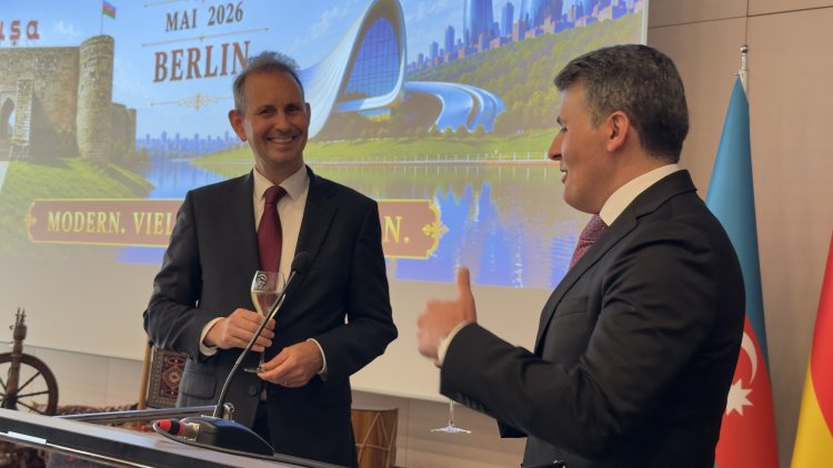 Azerbaycan’ın Bağımsızlık Günü Berlin’de geniş katılımla kutlandı