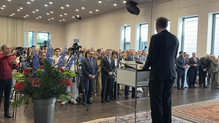 Aserbaidschan feiert Unabhängigkeitstag in Berlin mit internationaler Beteiligung
