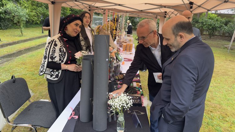 Berlin’de İran lezzetleri kanserli çocuklar için buluştu