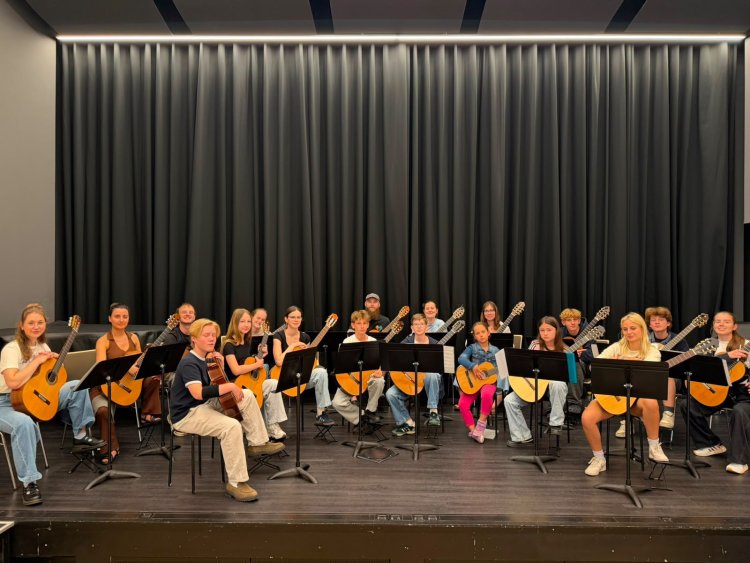 Türk ve Alman Genç Gitaristler Falkensee’de Aynı Sahnede Buluştu