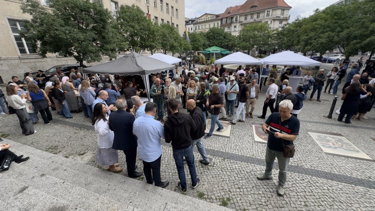 Berlin Neukölln’de Aşure Lokması Buluşması: “Farklılıklarımız Gücümüzdür”