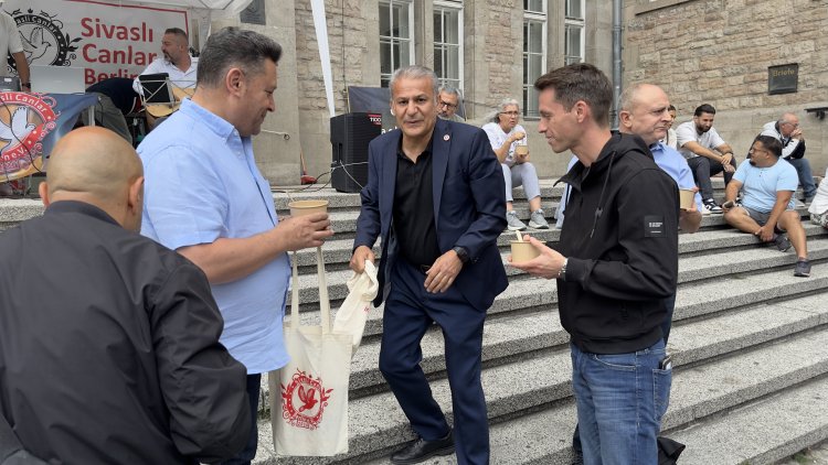 Berlin Neukölln’de Aşure Lokması Buluşması: “Farklılıklarımız Gücümüzdür”