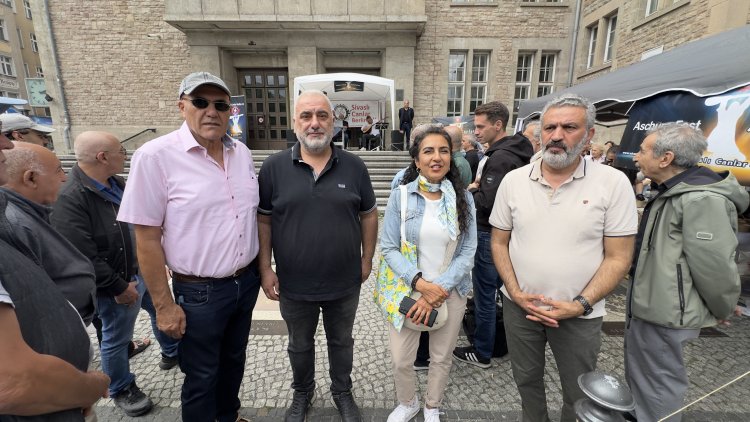 Berlin Neukölln’de Aşure Lokması Buluşması: “Farklılıklarımız Gücümüzdür”