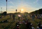 Berlin’de gökyüzü şöleni: Tempelhofer Feld’de binlerce kişi güneş tutulmasını izledi