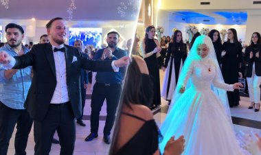 Berlin’de Kübra ve Ömer Dünyaevine Girdi