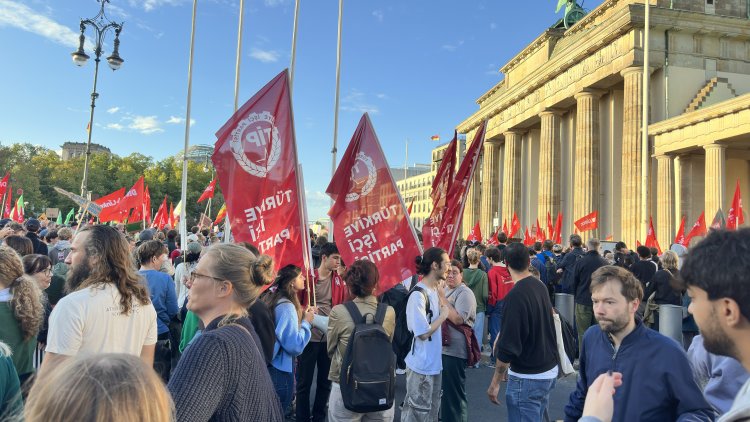 Saksonya-Anhalt Seçiminin Hemen Ardından Berlin’de AfD Karşıtı Miting