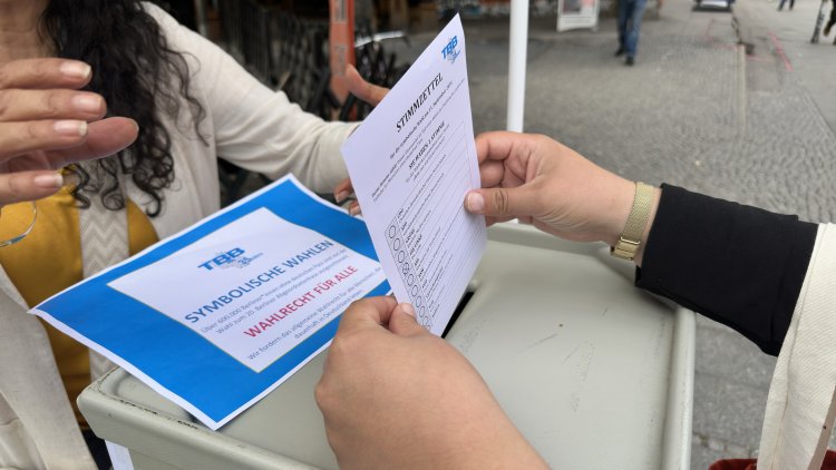 Kreuzberg’de Sembolik Sandık: Oy Hakkı Olmayanlar Da Sesini Duyurdu