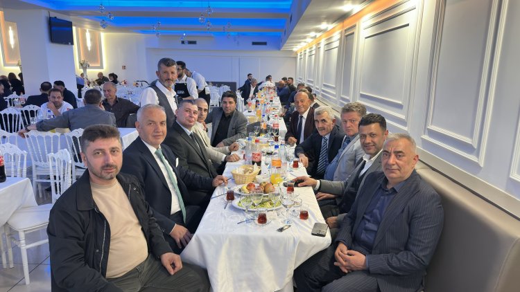 Berlin’de Hümeyra ve Ömer Dünyaevine Girdi