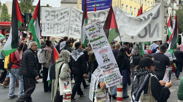 Berlin-Neukölln’de Filistin’e destek yürüyüşü