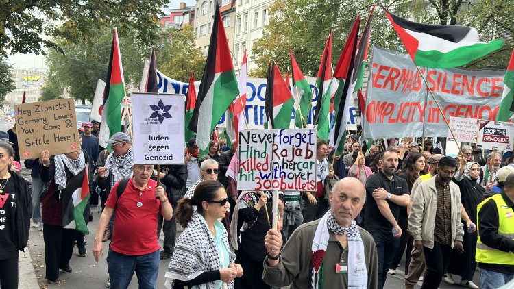 Berlin-Neukölln’de Filistin’e destek yürüyüşü